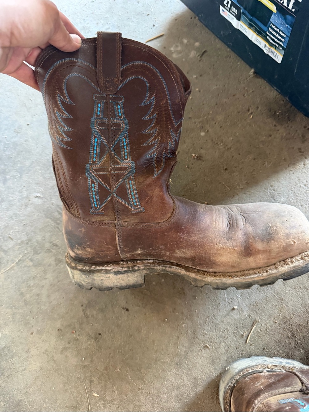 Ariat Brown Leather Western Pull-On Boot with Blue Stitching